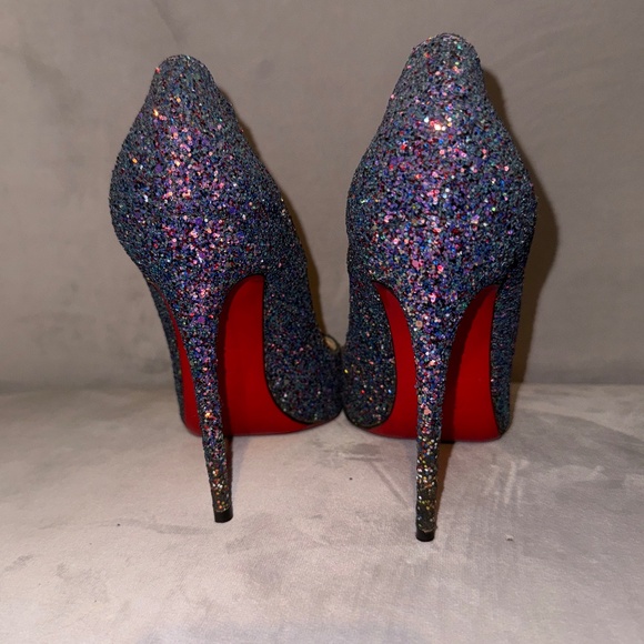 Heels - Picture 3 of 4